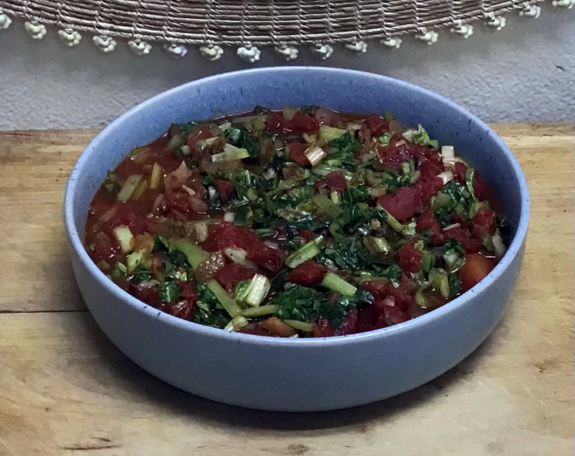 Green B can and tomato sauce